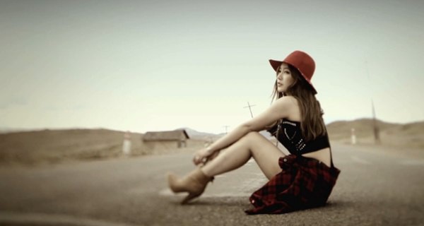 T-ara, IU, Crayon Pop chiều fan với loạt MV "mới mà cũ" 9