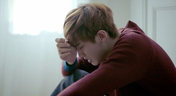 Chanyeol (EXO) khóc rấm rứt vì nhớ người yêu 2