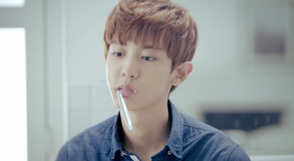 Chanyeol (EXO) khóc rấm rứt vì nhớ người yêu 4