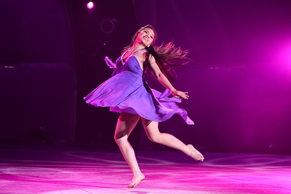 SYTYCD: Th&iacute; sinh nữ đột ngột dừng cuộc chơi v&igrave; mang thai 18