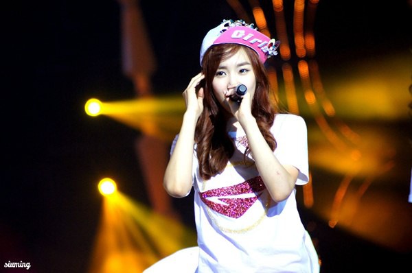 Ngắm SNSD "quậy tưng" s&acirc;n khấu Hồng K&ocirc;ng 85