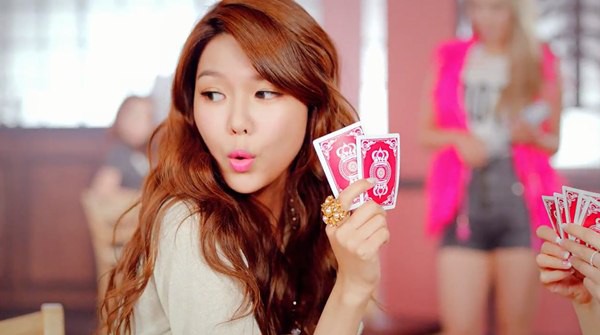 "9 phù thủy" SNSD chung tay trừng trị trai đẹp 1