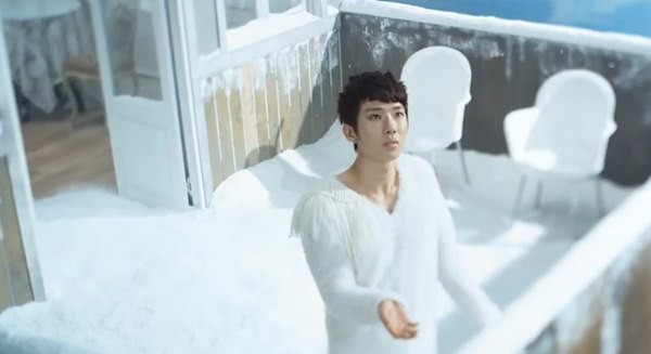 Mùa đông lung linh trong các MV của sao Kpop (P.2) 8