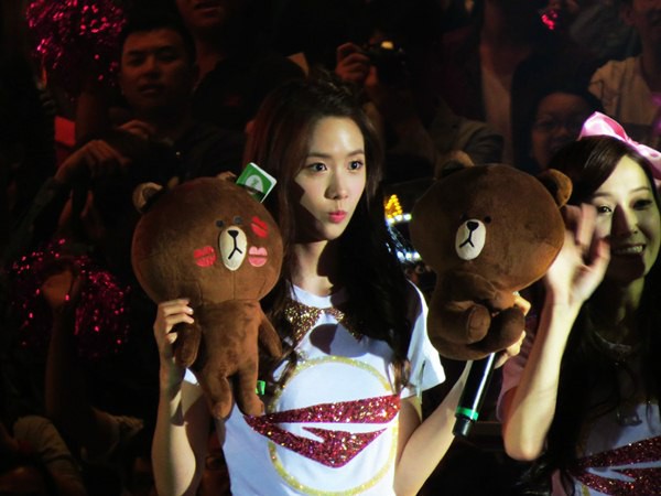 Ngắm SNSD "quậy tưng" s&acirc;n khấu Hồng K&ocirc;ng 88