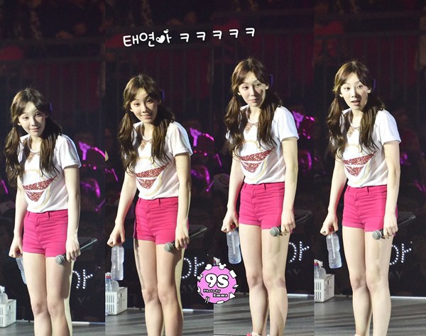 Ngắm SNSD "quậy tưng" s&acirc;n khấu Hồng K&ocirc;ng 104