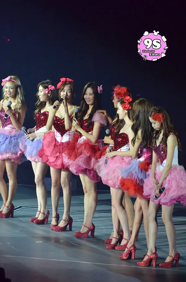 Ngắm SNSD "quậy tưng" s&acirc;n khấu Hồng K&ocirc;ng 68