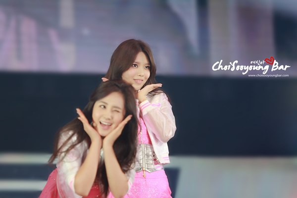 Ngắm SNSD "quậy tưng" s&acirc;n khấu Hồng K&ocirc;ng 26