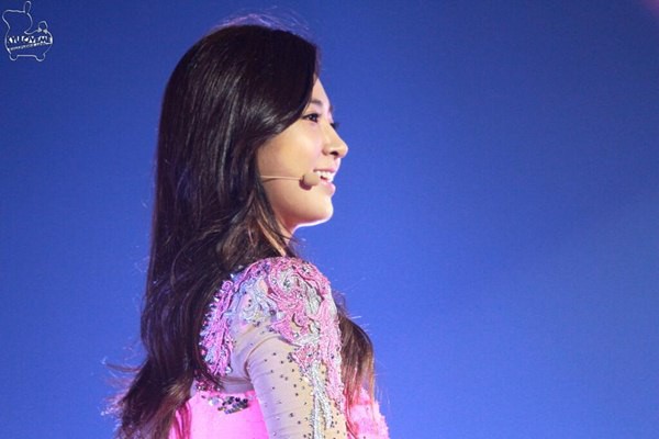 Ngắm SNSD "quậy tưng" s&acirc;n khấu Hồng K&ocirc;ng 28