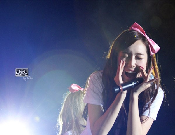Ngắm SNSD "quậy tưng" s&acirc;n khấu Hồng K&ocirc;ng 123