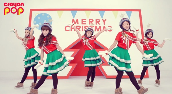 Giáng sinh cô đơn nhưng Crayon Pop vẫn nhảy nhót "khó hiểu" 3