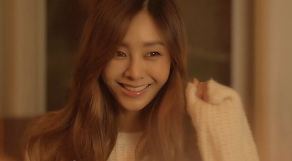 B2ST, 4Minute, A Pink, G.Na... quây quần trong MV Giáng sinh 9