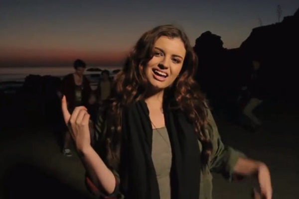 Sau thảm họa "Friday", Rebecca Black tự tin tung phần tiếp theo 2