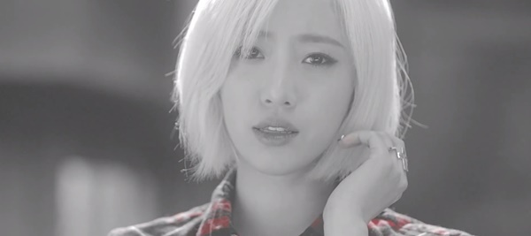 T-ara tung MV Giáng sinh "siêu đơn giản" 9