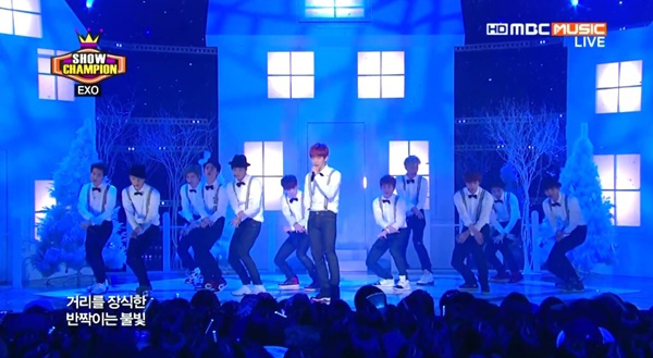EXO-đủ-12-mẩu lần đầu oanh tạc sân khấu Noel 2