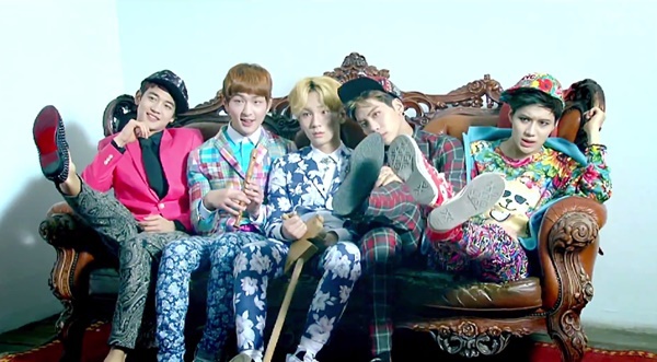 SHINee bất ngờ tặng fan MV Giáng sinh 2