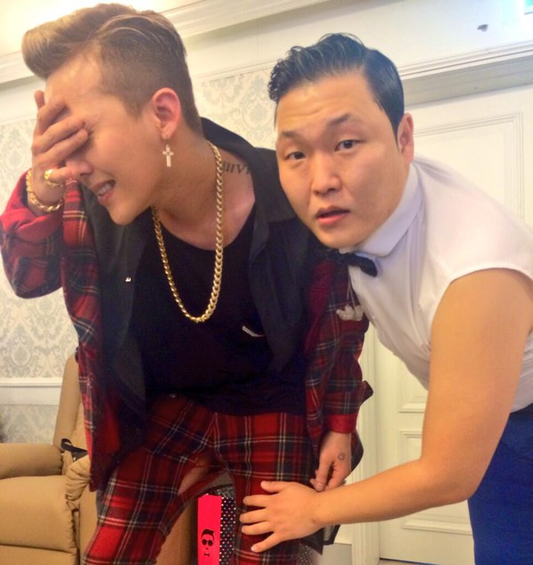 G-Dragon rách quần ngay "chỗ hiểm" trong concert của Psy 1