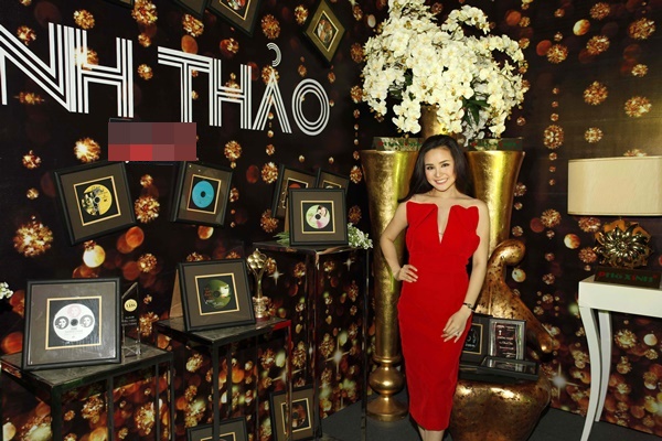 Mr.Đàm và Thanh Thảo "khóa môi" tình tứ 30