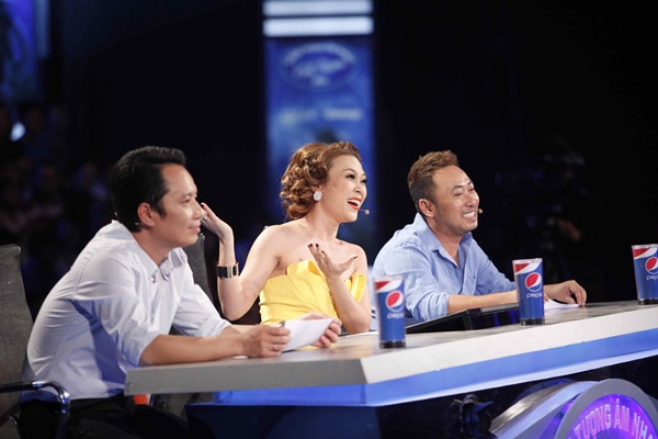 Vietnam Idol: Top 12 tr&igrave;nh diễn "đỉnh" khiến ban gi&aacute;m khảo cho&aacute;ng v&aacute;ng 6