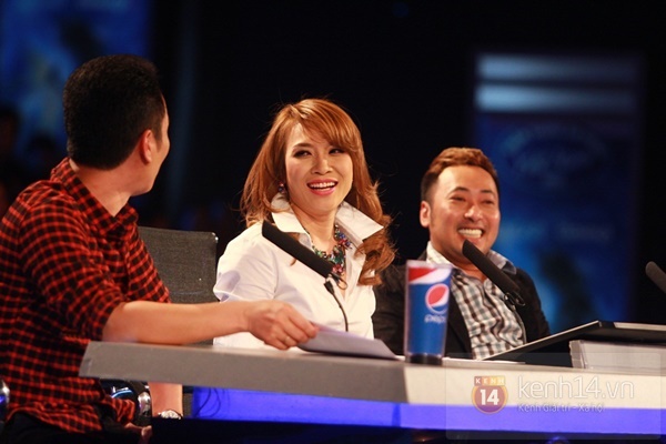 Vietnam Idol Gala 1: Nhật Thủy đầy mê hoặc với hit của Vũ Cát Tường 9