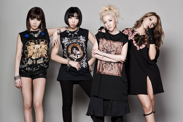 Sau SNSD, 2NE1 cũng hoãn phát hành MV 1