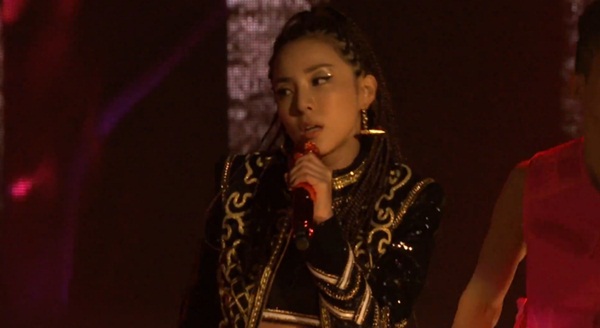Dara khoe cơ bụng trong clip mới của 2NE1 4