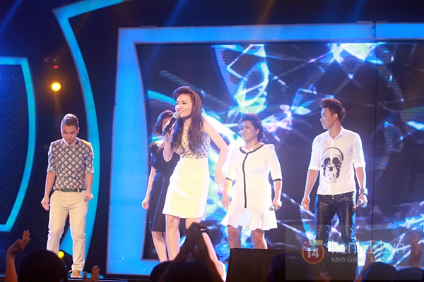 Vietnam Idol: Mỹ Tâm, Thanh Hằng "đối lập" trong đêm loại thí sinh 15