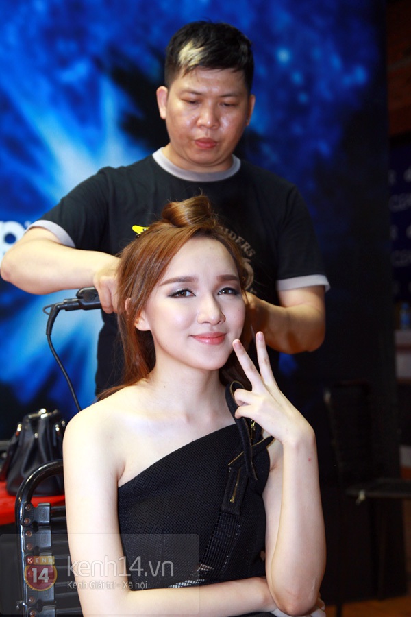 Vietnam Idol: Đông Hùng dừng bước trước "búp bê quái vật" 7