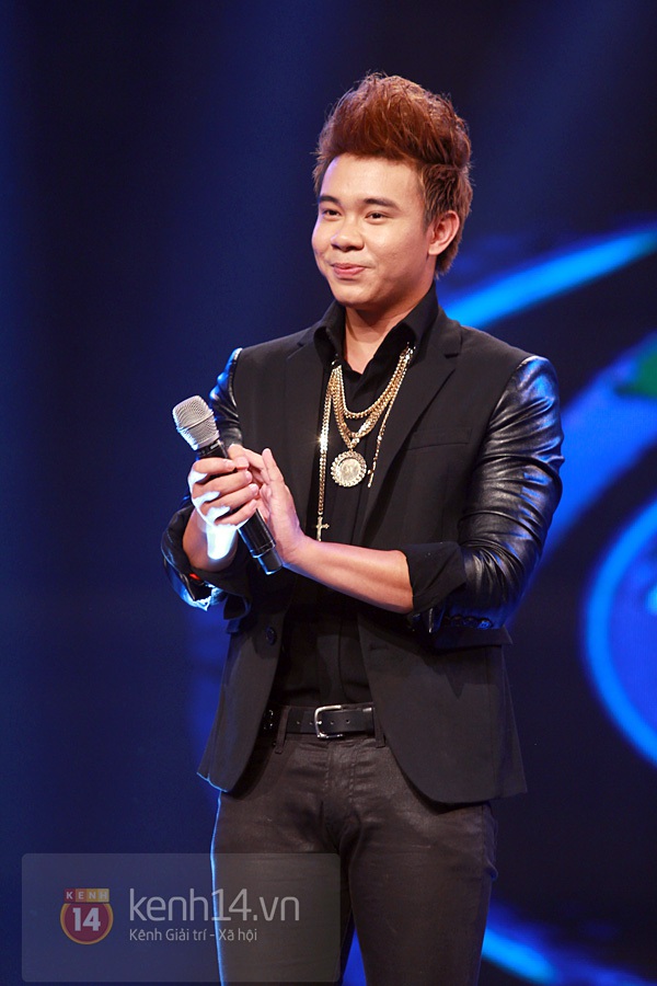 Vietnam Idol: Đông Hùng dừng bước trước "búp bê quái vật" 4