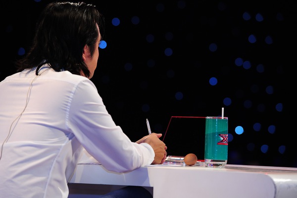 X-Factor Việt tập 8: Dương Khắc Linh "đẻ trứng" v&igrave; c&ocirc; g&aacute;i Việt kiều "Hạnh ph&uacute;c" 3