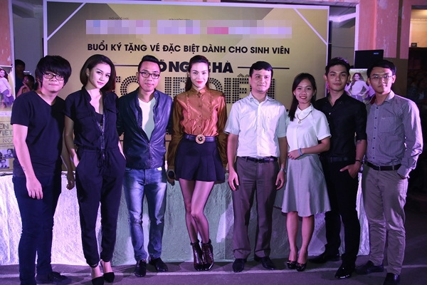 Fan Hà Nội "sôi sục" vì vé liveshow Hồ Ngọc Hà 12