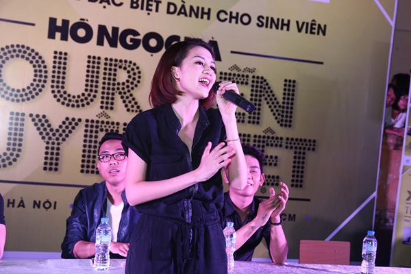 Fan Hà Nội "sôi sục" vì vé liveshow Hồ Ngọc Hà 10