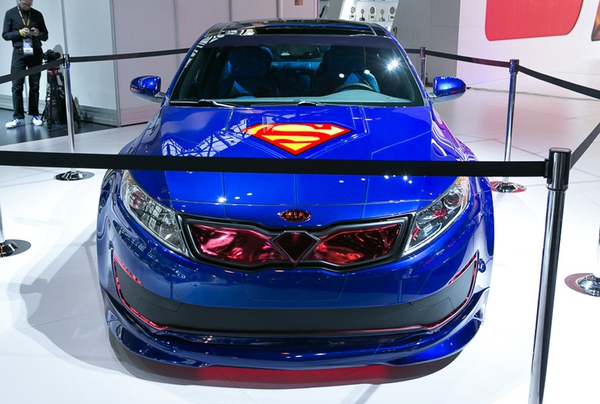 Cool Stuff: Kia Optima Hybrid - xe &ocirc; t&ocirc; của Si&ecirc;u Nh&acirc;n 1