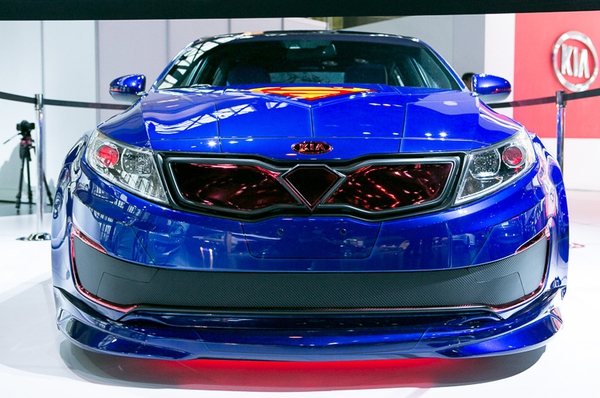 Cool Stuff: Kia Optima Hybrid - xe &ocirc; t&ocirc; của Si&ecirc;u Nh&acirc;n 2