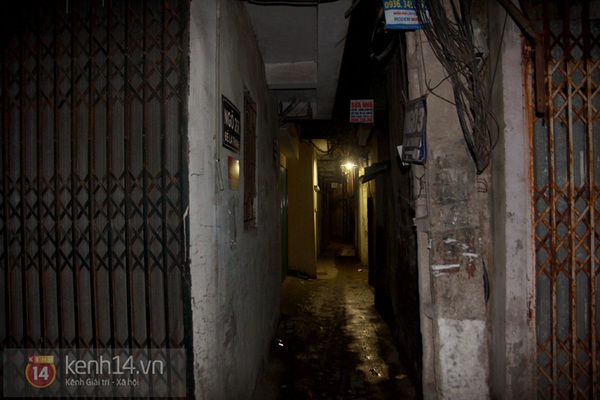 Hà Nội: Xe ô tô đâm trọng thương cô gái trẻ rồi bỏ chạy 6 Hà Nội: Xe ô tô đâm trọng thương cô gái trẻ rồi bỏ chạy 6
