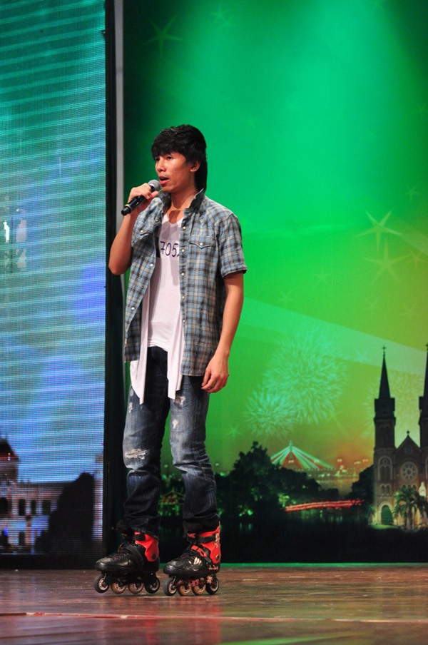 "Đồ rê mí 2009" Đức Anh ghi điểm trên sân khấu Got Talent 6