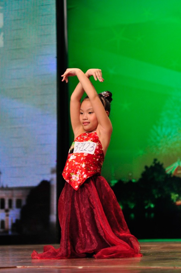 Xuất hiện phiên bản múa nhí của Linh Nga ở Got Talent 1