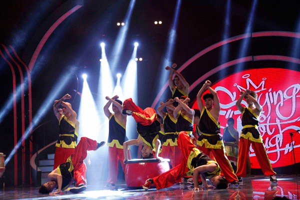 Thí sinh Got Talent đốt lửa vẽ chân dung Huy Tuấn 6