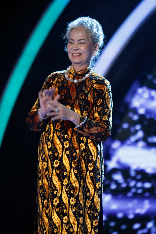 Ch&agrave;ng trai vẽ tranh "đốt" Huy Tuấn v&agrave;o Chung kết Got Talent 4