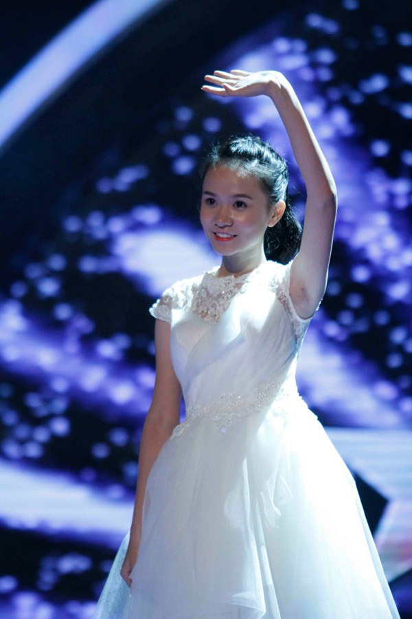 Ch&agrave;ng trai vẽ tranh "đốt" Huy Tuấn v&agrave;o Chung kết Got Talent 5