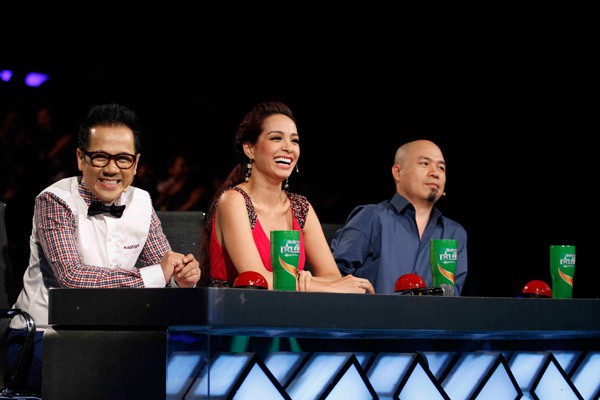 Ch&agrave;ng trai vẽ tranh "đốt" Huy Tuấn v&agrave;o Chung kết Got Talent 9