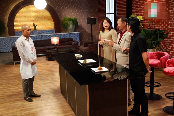 Thí sinh "MasterChef Vietnam" gặp khó khăn với “bí mật” tôm hùm 18