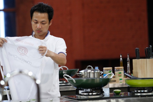 Giám khảo MasterChef đổ bánh xèo của Anh Thư vào sọt rác 24