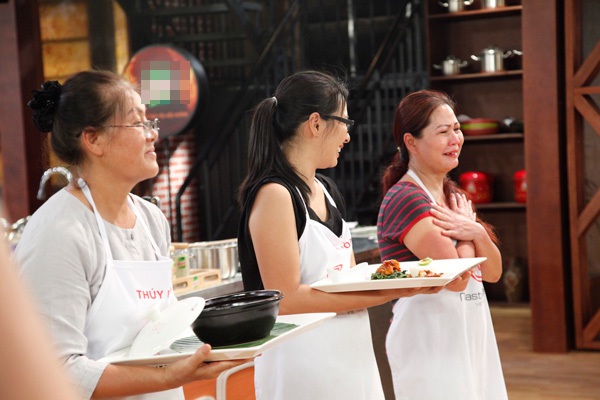 MasterChef tập 11: Quảng cáo "lố", thí sinh bức xúc vì bị loại 10