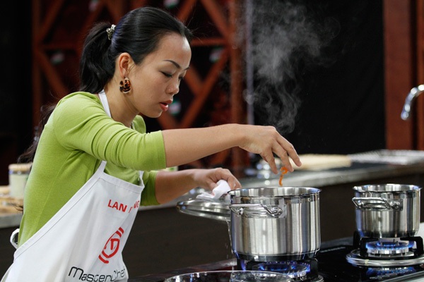 MasterChef tập 11: Quảng cáo "lố", thí sinh bức xúc vì bị loại 19