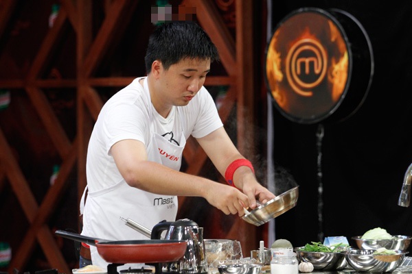 MasterChef Việt Nam tập 12: Giám khảo tiếp tục bị "ném đá" 6