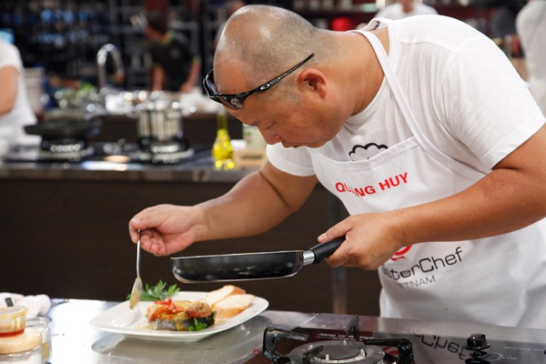 MasterChef Việt Nam tập 12: Giám khảo tiếp tục bị "ném đá" 14