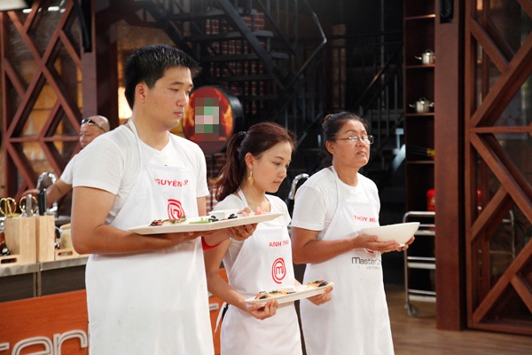 MasterChef Việt Nam tập 12: Giám khảo tiếp tục bị "ném đá" 18