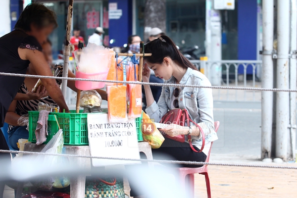 H&igrave;nh ảnh mới nhất của Thu Thảo sau khi từ chối "Miss World 2013" 6