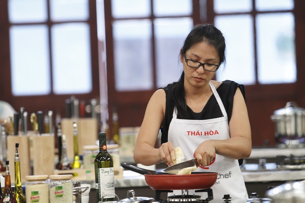 MasterChef tập 15: Minh Thủy v&agrave; Kim Quy&ecirc;n chia tay giấc mơ "Vua đầu bếp" 10