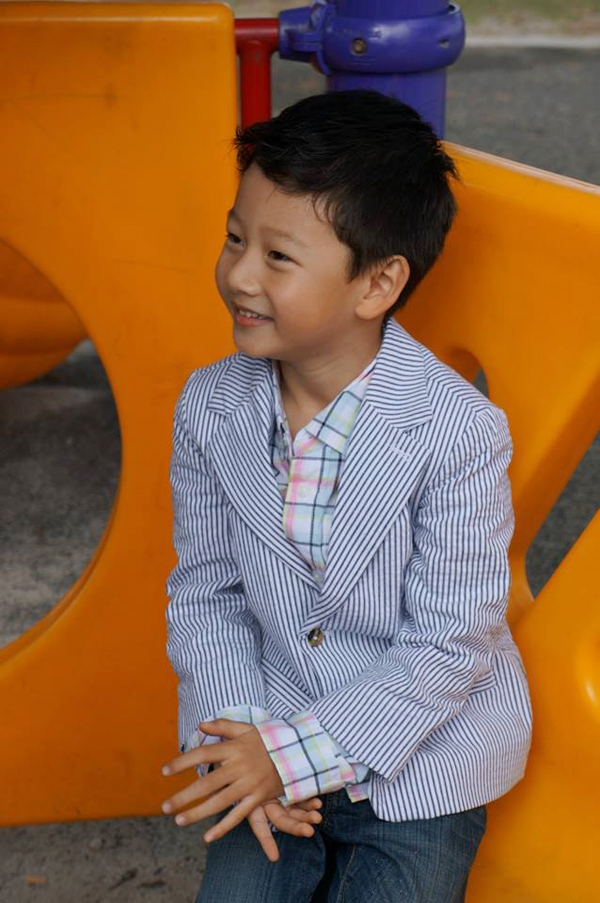 Jennifer Phạm khoe ảnh con trai tốt nghiệp mẫu gi&aacute;o 2